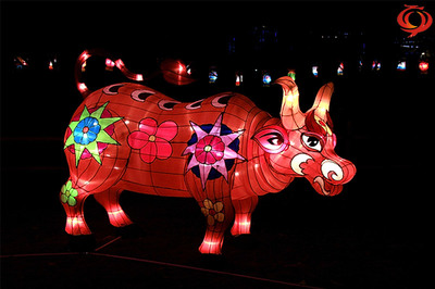 牛年燈會制作 融合牛元素的花燈與彩燈藝術